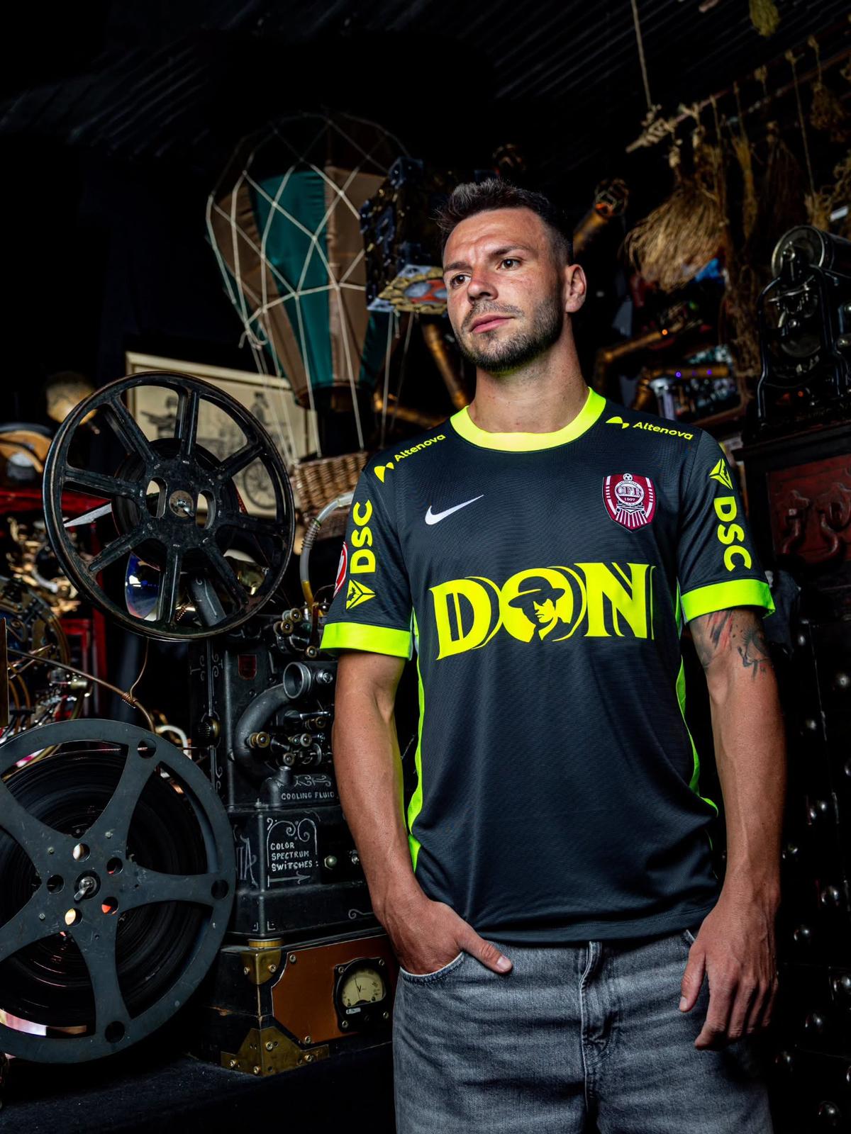 CFR Cluj și-a prezentat oficial noile tricouri pentru sezonul 2026-2027. Schimbări majore de design