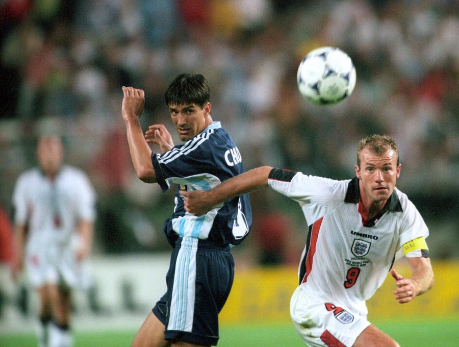 Alan Shearer în timpul meciului cu Argentina din 1998 // foto: imago images Capcana în care poate cădea Anglia, conform lui Alan Shearer: „Ați văzut lucrurile bizare din jurul Argentinei?”