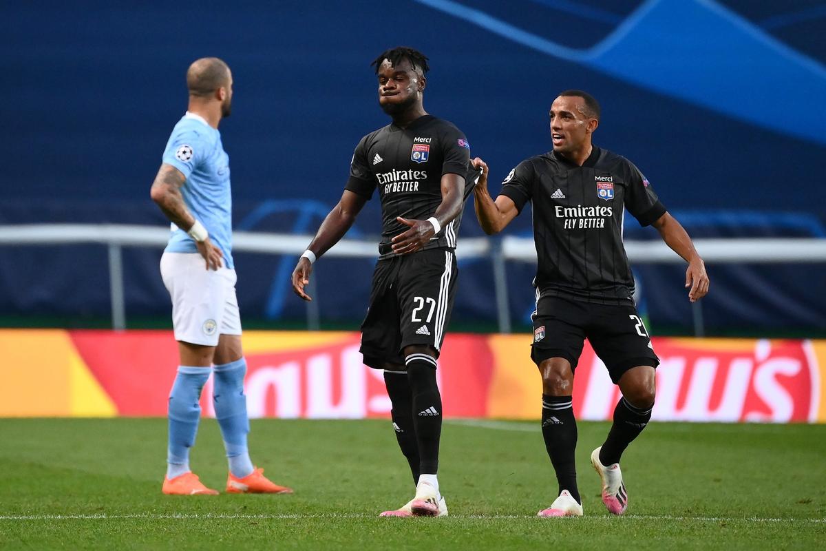 VIDEO+FOTO Guardiola pune la zid un jucător după eșecul lui Manchester City cu Lyon: „Nu poate face asemenea greșeli!”