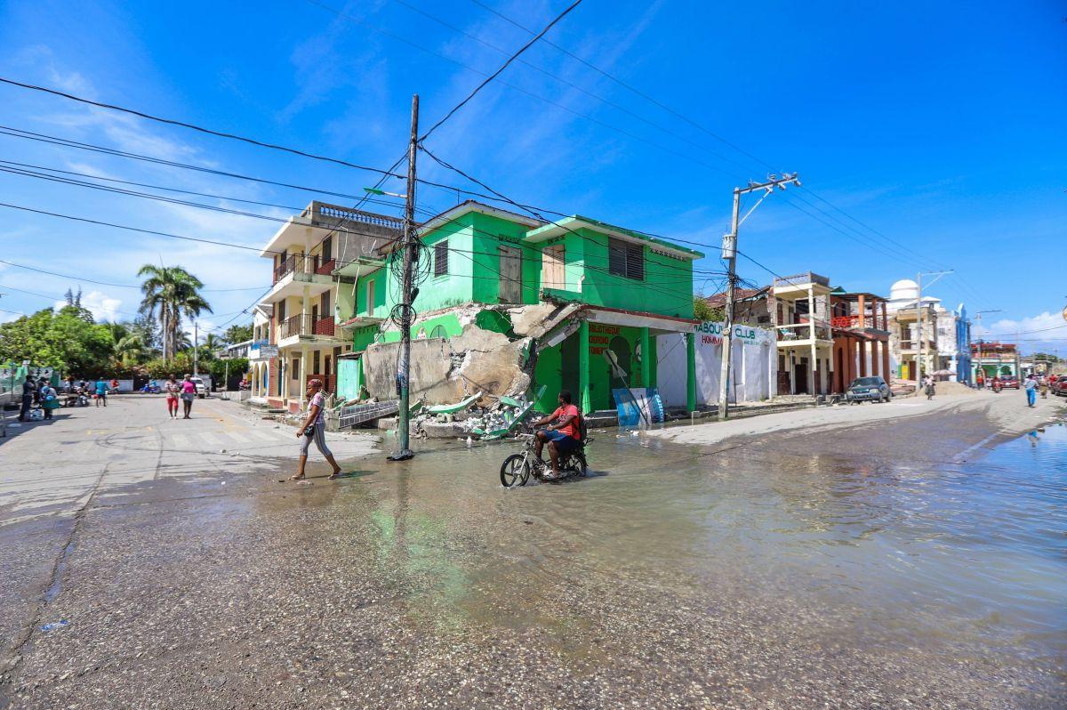 Imagini din Iad! Cutremur de 7,2 în Haiti: peste 300 de oameni au murit