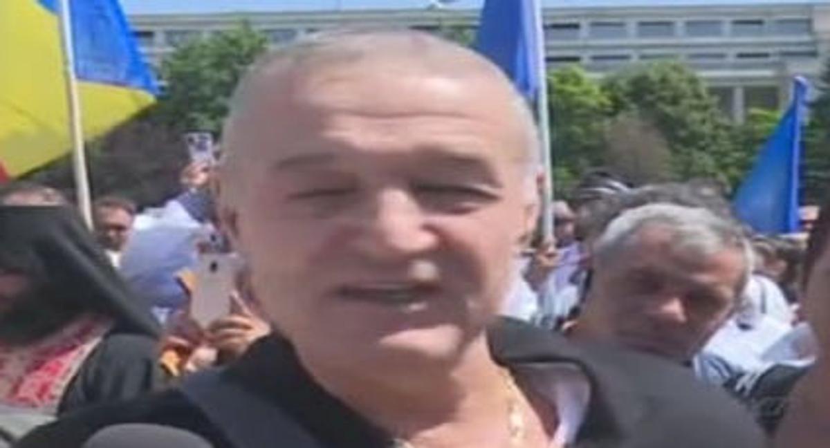 Gigi Becali, protest în stradă alături de preoți: derapaj homofob în direct » Imagini incredibile cu MM Stoica și Alexandru Tudor
