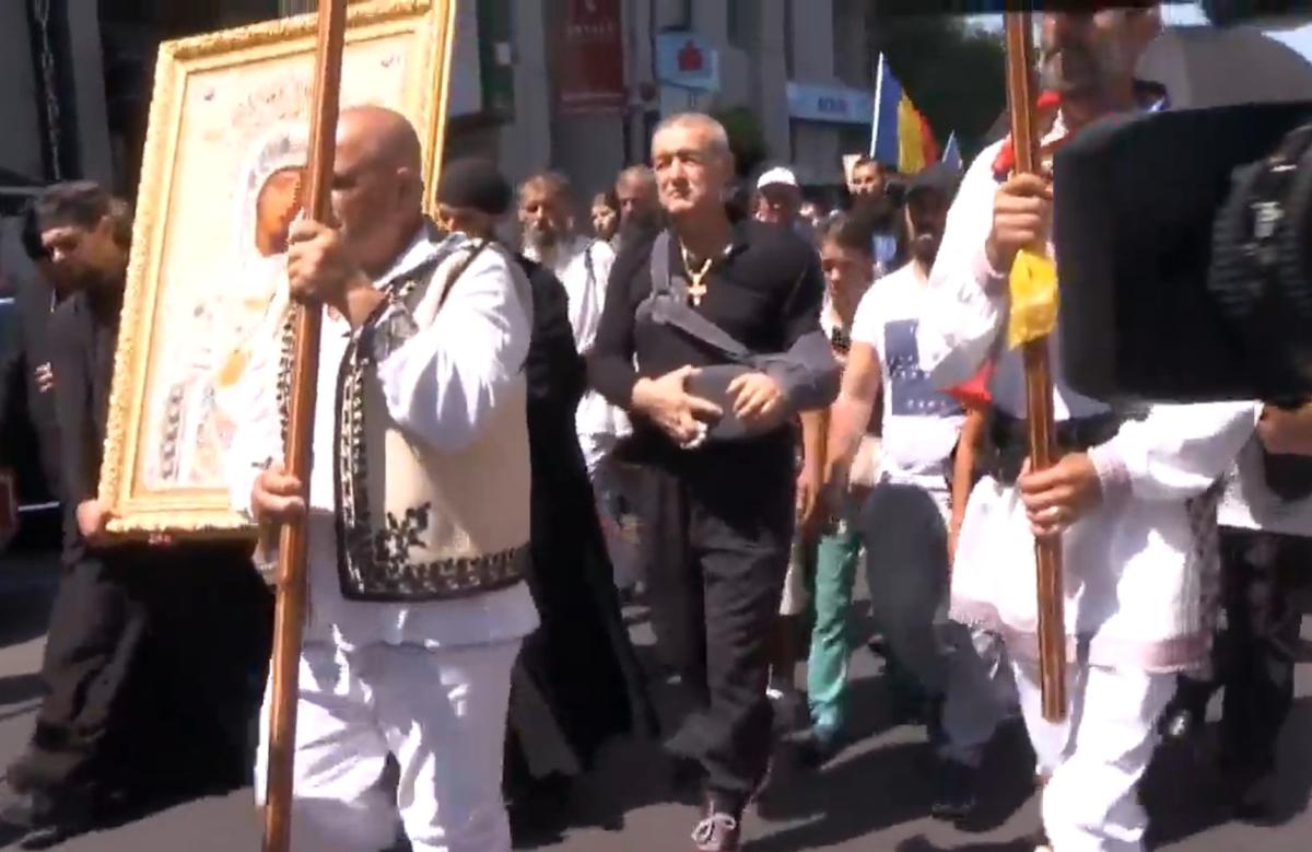 Gigi Becali - protest: 15 august 2021