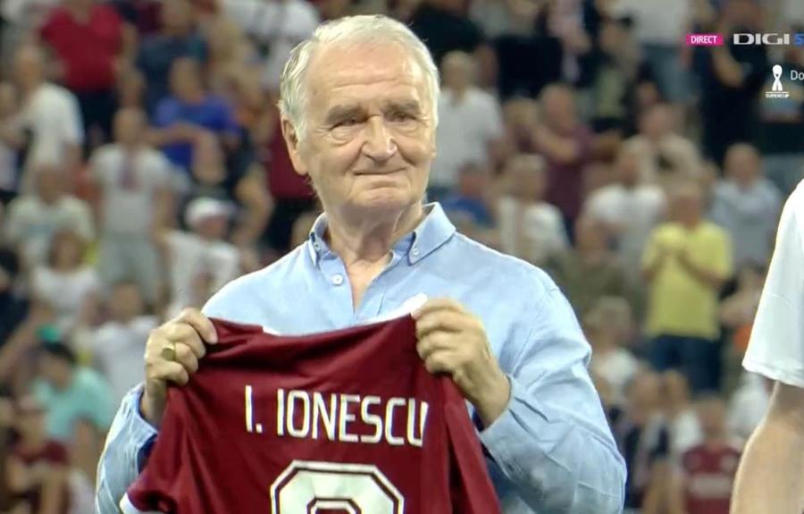 Moment emoționant înainte de startul meciului Rapid - FCSB