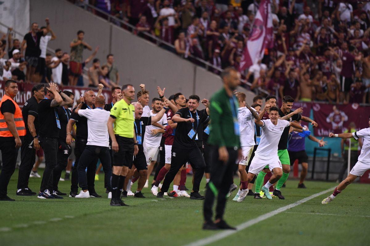 Mihai Iosif, cu soția pe teren după victoria cu FCSB! Imagini senzaționale cu rapidiștii și suporterii