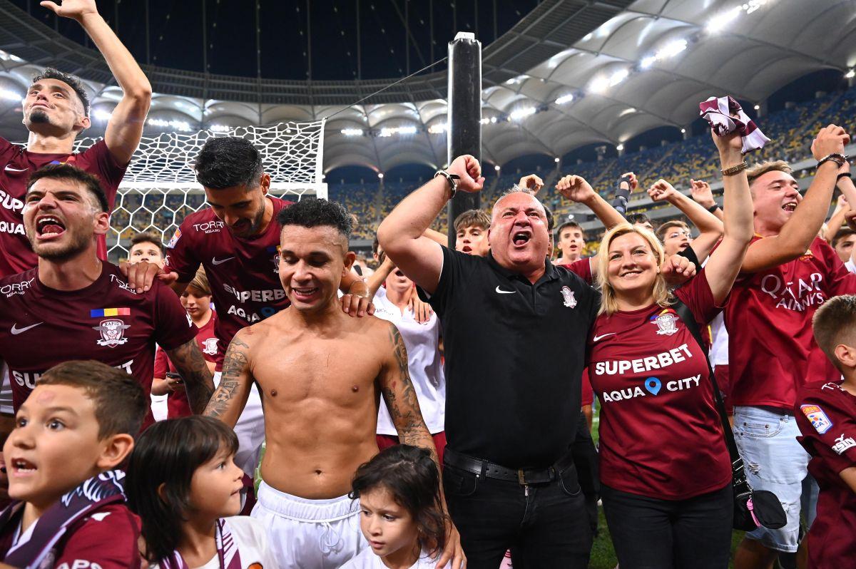 Mihai Iosif, cu soția pe teren după victoria cu FCSB! Imagini senzaționale cu rapidiștii și suporterii