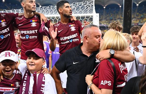 Mihai Iosif, cu soția pe teren după victoria cu FCSB! Imagini senzaționale cu rapidiștii și suporterii