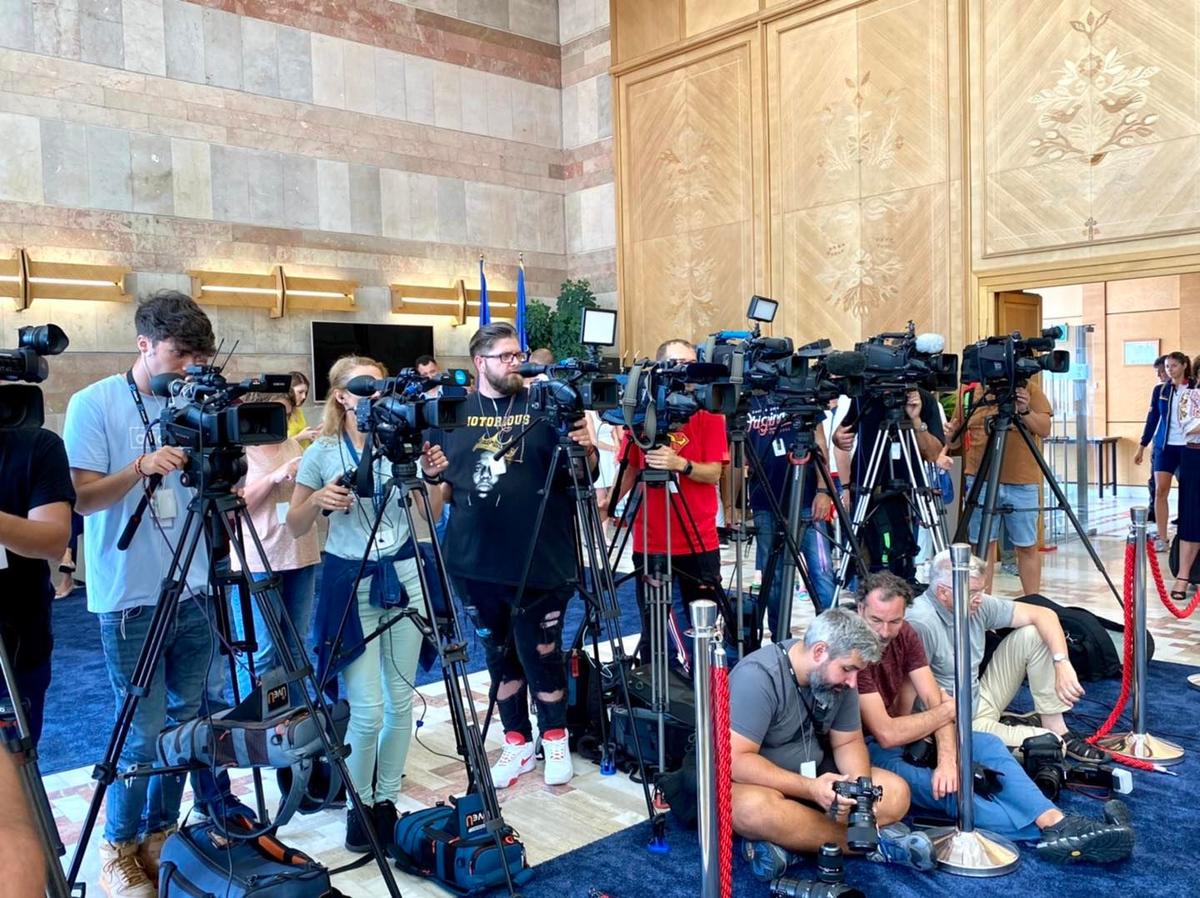 Niciun oficial al Ministerului Sportului nu i-a așteptat la aeroport pe canotorii care au adus 8 medalii României la CE de la Munchen: „Le urăm vacanţă plăcută în continuare”