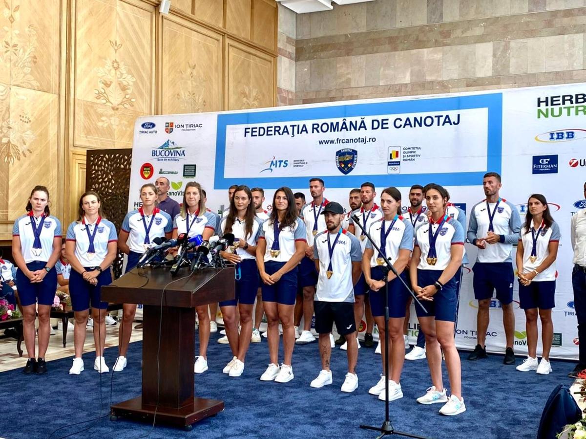 Niciun oficial al Ministerului Sportului nu i-a așteptat la aeroport pe canotorii care au adus 8 medalii României la CE de la Munchen: „Le urăm vacanţă plăcută în continuare”