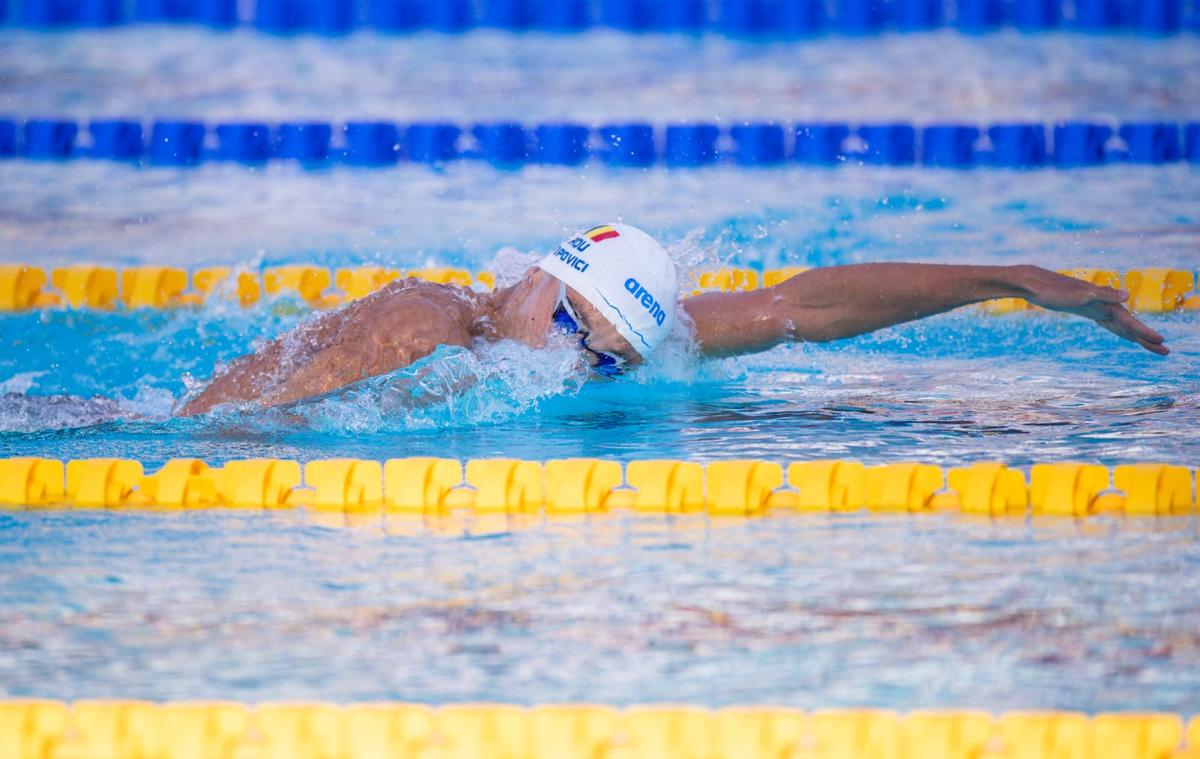 David Popovici este campion european și la 200 de metri liber! Și-a zdrobit adversarii din finală și a stabilit un nou record mondial al juniorilor
