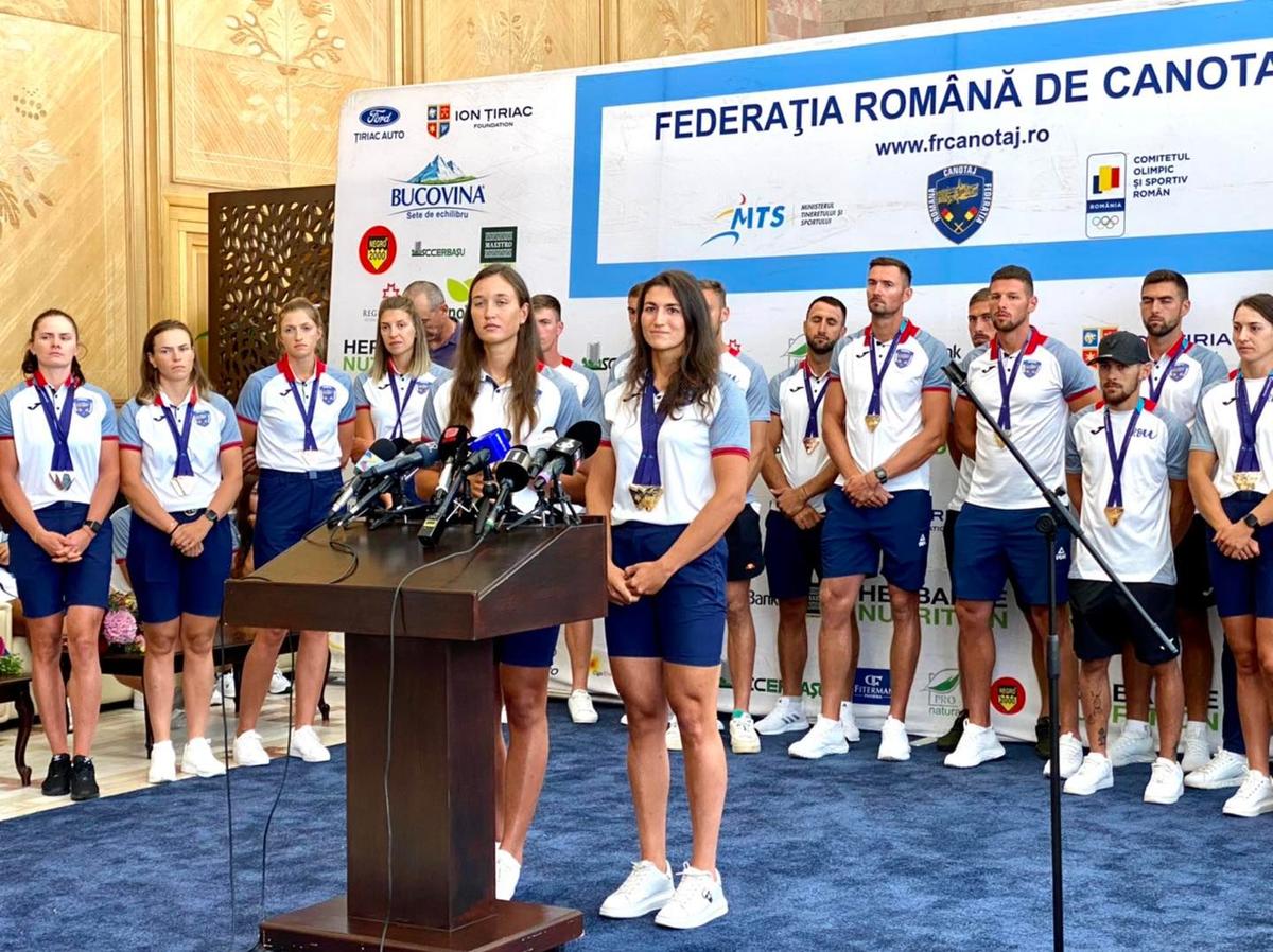 Niciun oficial al Ministerului Sportului nu i-a așteptat la aeroport pe canotorii care au adus 8 medalii României la CE de la Munchen: „Le urăm vacanţă plăcută în continuare”
