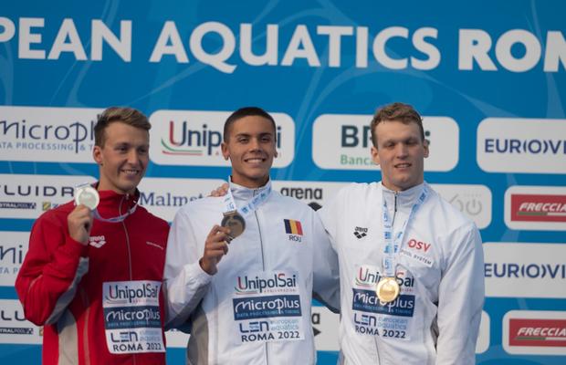 David Popovici este campion european și la 200 de metri liber! Și-a zdrobit adversarii din finală și a stabilit un nou record mondial al juniorilor