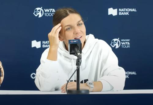 Simona Halep la conferința de presă de la Toronto