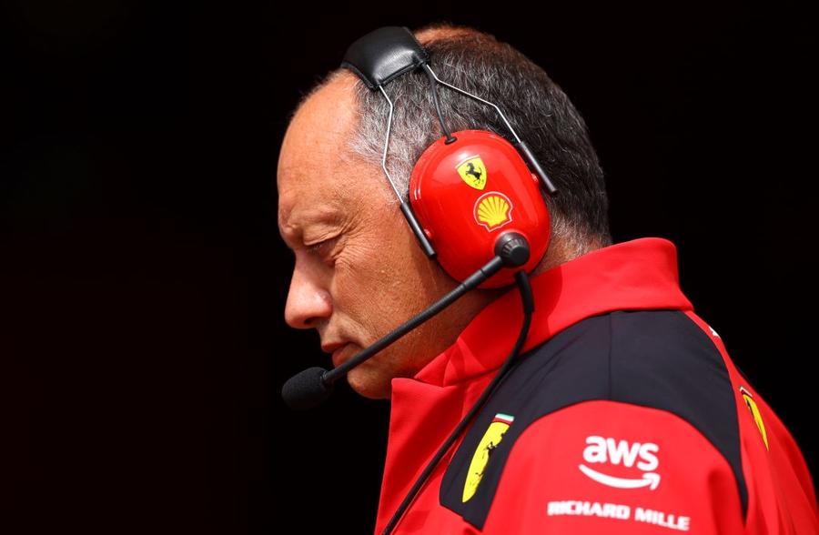 Șeful de la Ferrari despre Lewis Hamilton: „Vorbim la fiecare cursă” » Cum îl caracterizează pe Charles Leclerc