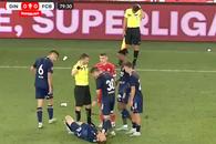 Noi imagini scandaloase pe „Arc” » Arbitru lovit din tribună: „Incredibil, incredibil! L-a țintit, i-a dat în cap!”