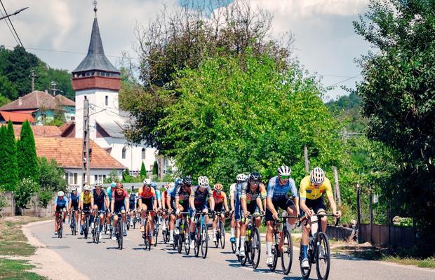 A început Turul României » Rezumatele din prima zi a competiției + start pe traseul Alba Iulia - Păltiniș