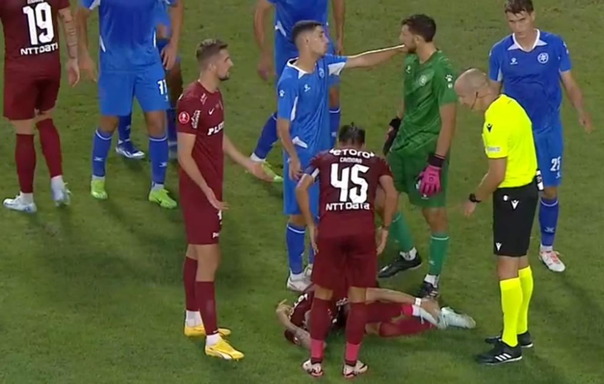Decizie controversată la CFR Cluj - Maccabi Petach Tikva » Echipa lui Dan Petrescu a cerut penalty