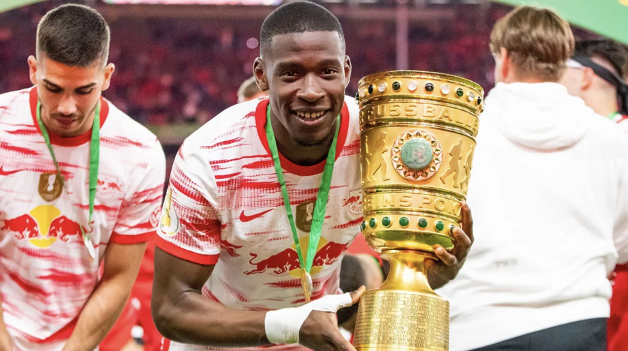 Echipa nou-promovată în Premier League transferă de la campioana Europei » Jucătorul și-a dat deja acceptul