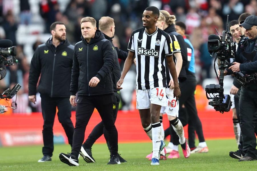 Mesajul lui Slot după ce Newcastle și-a luat atacant » Mutarea îl poate ajuta rapid pe managerul lui Liverpool