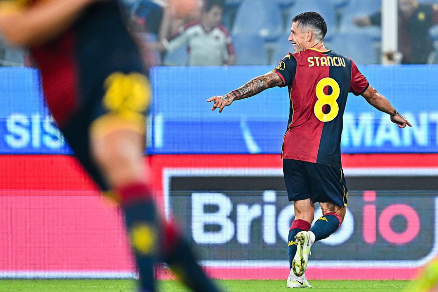 Reacția lui Stanciu la prezența lui Mircea Lucescu în tribună: „Este meseria mea și nu există acest cuvânt!”