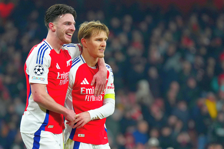 Declan Rice și Martin Odegaard. Foto: Imago Legenda lui Arsenal, mesaj direct pentru Mikel Arteta: „Cu acest căpitan nu vei câștiga niciodată Premier League. El ar trebui să poarte banderola!”
