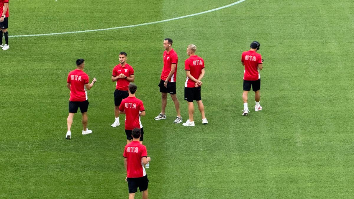 Imagini de la Arena Națională înainte de Dinamo - UTA Arad