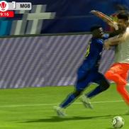 Afalna, intrări tari în Slobozia - Metaloglobus (fază gol 2-1) / FOTO: Captură TV@ Prima Sport 1
