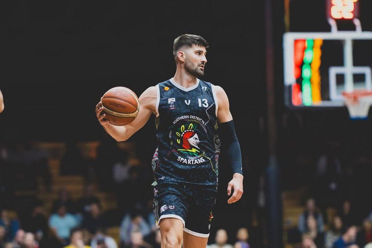 Fundașul naționalei și al lui Dinamo București a petrecut vara în sălbăticia Australiei, printre canguri și koala: „Altă lume. Ceva incredibil”