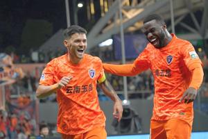 Cum s-a încheiat duelul echipelor lui Burcă și Stanciu din China + deziluzie pentru Mitriță