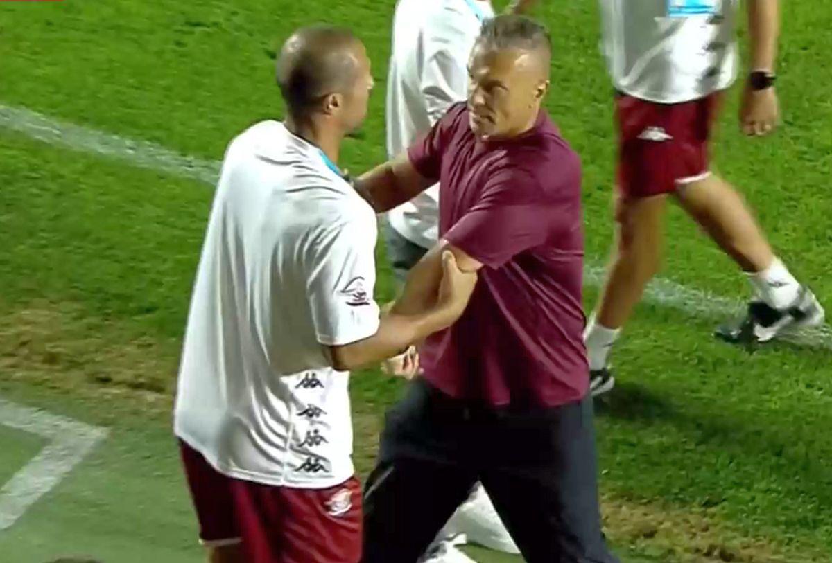 Daniel Pancu, eliminat după o criză de nervi în Rapid - Dinamo
