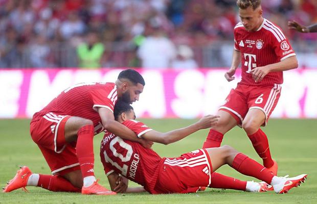Momente de panică în amicalul lui Bayern » Jamal Musiala s-a prăbușit pe teren la două minute după gol