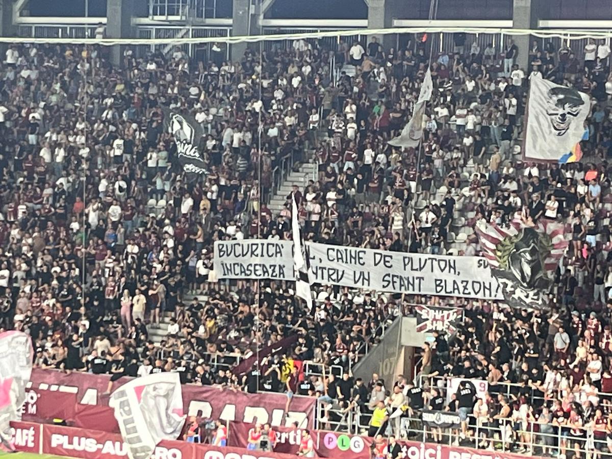 Din nou mesaje cu iz rasist la Rapid - Dinamo » „Câinii” au aflat scenografia giuleștenilor