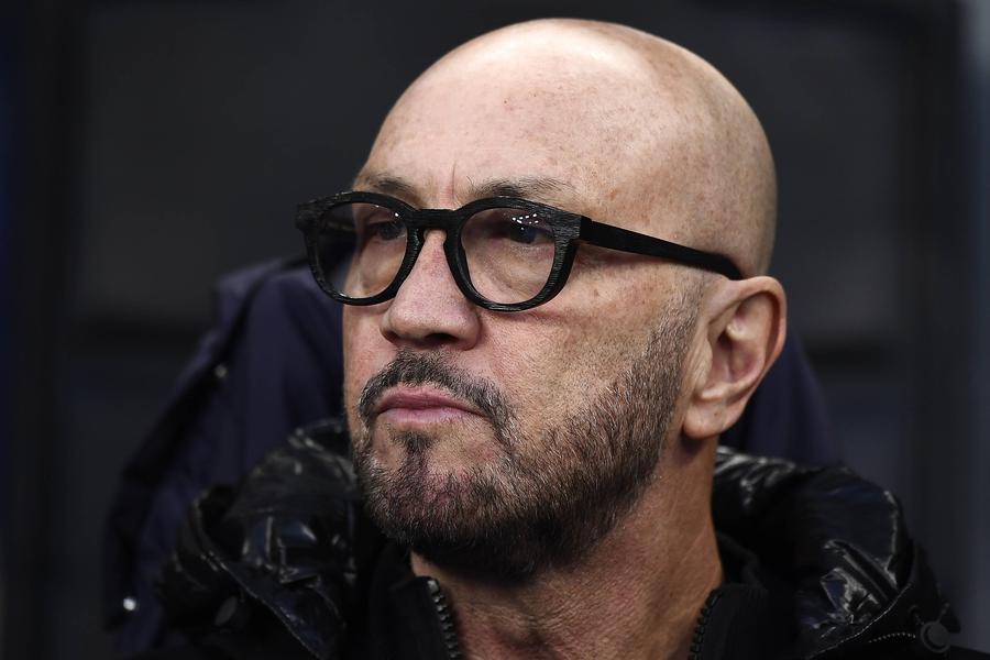 Walter Zenga Walter Zenga s-a pronunțat înaintea noului sezon din Serie A: „De departe cea mai puternică echipă”