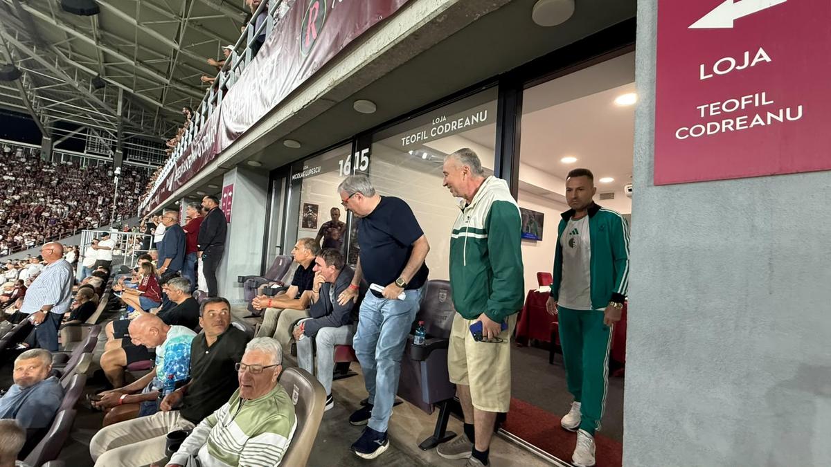 Apariție rară la Rapid - Dinamo » Fostul acționar, surprins după multă vreme în tribunele Giuleștiului