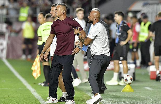 Daniel Pancu, eliminat în Rapid - Dinamo după o criză de nervi: a intrat pe teren, și-a smucit colaboratorii!
