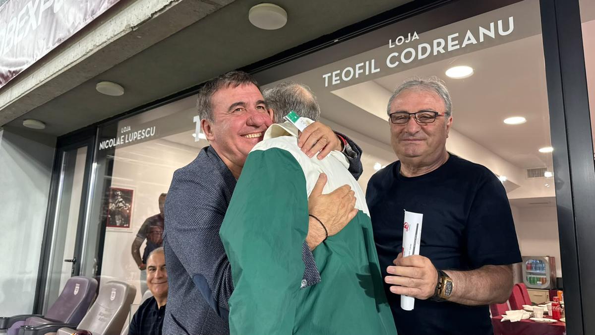 Apariție rară la Rapid - Dinamo » Fostul acționar, surprins după multă vreme în tribunele Giuleștiului