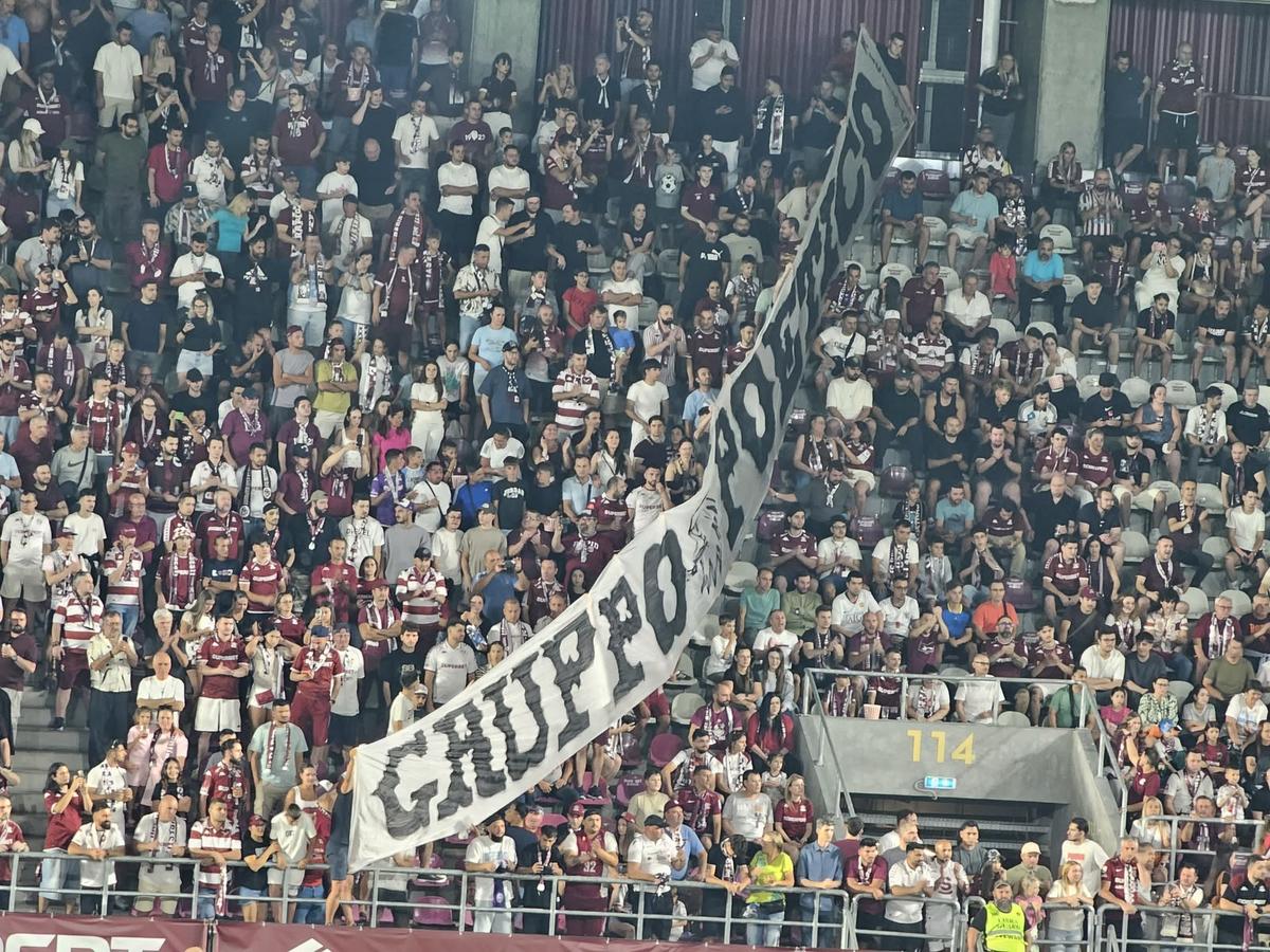 Din nou mesaje cu iz rasist la Rapid - Dinamo » „Câinii” au aflat scenografia giuleștenilor