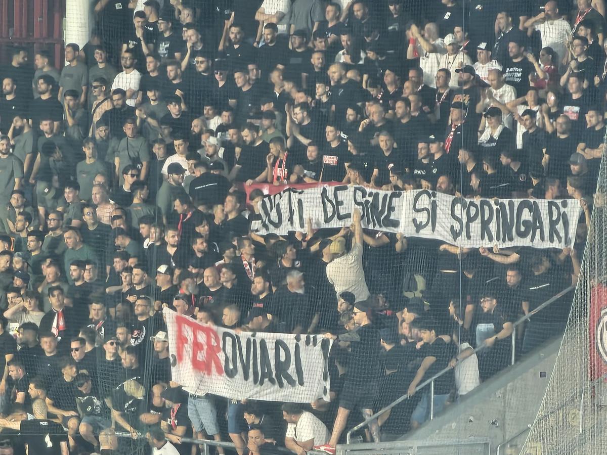 Din nou mesaje cu iz rasist la Rapid - Dinamo » „Câinii” au aflat scenografia giuleștenilor