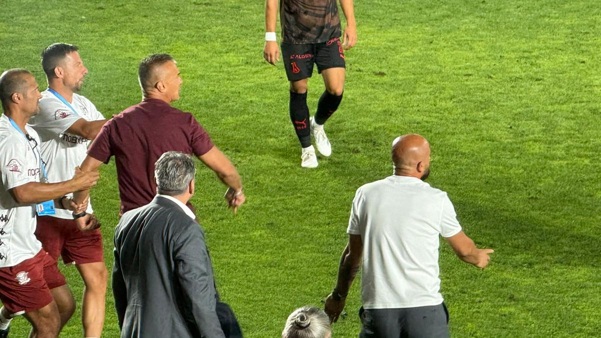 Daniel Pancu, eliminat după o criză de nervi în Rapid - Dinamo