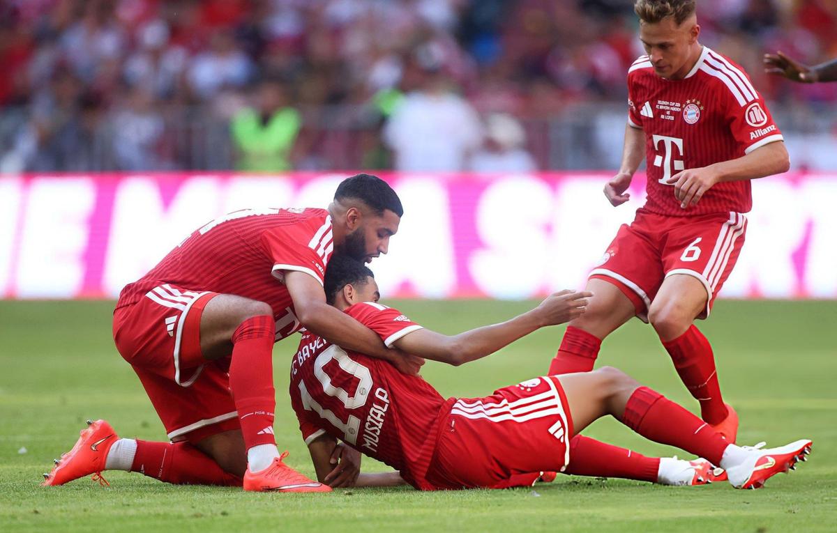 Jamal Musiala s-a prăbușit pe teren în amicalul Bayern - Leipzig