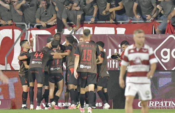 S-a rupt blestemul » Dinamo învinge Rapidul pe Giulești după 12 ani și urcă pe primul loc în Superliga!