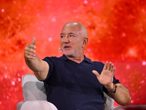 Jeff Bezos e acționar la Liverpool // FOTO: Imago Images
