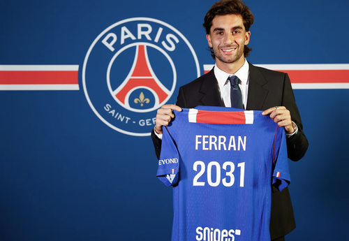 Ferran Torres, noul număr 9 de la PSG