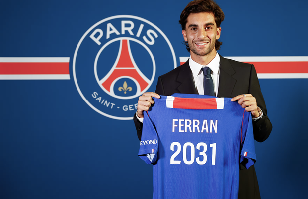 Barcelona l-a vândut pe Ferran Torres la PSG » Atacantul a fost prezentat + Ce sumă primesc catalanii