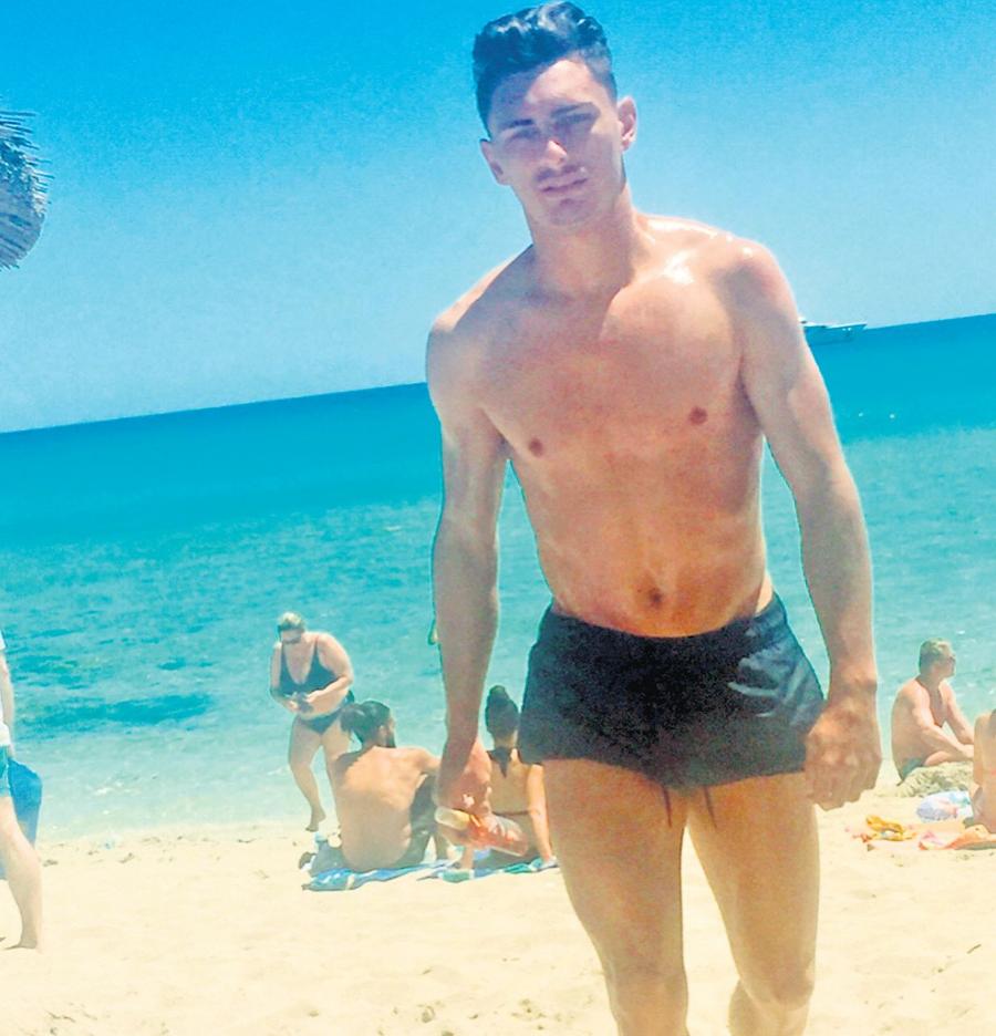 INSTASPORT // FOTO Andrei Peteleu, mereu cu iubita » Fundașul este extrem de îndrăgostit de Consuelo