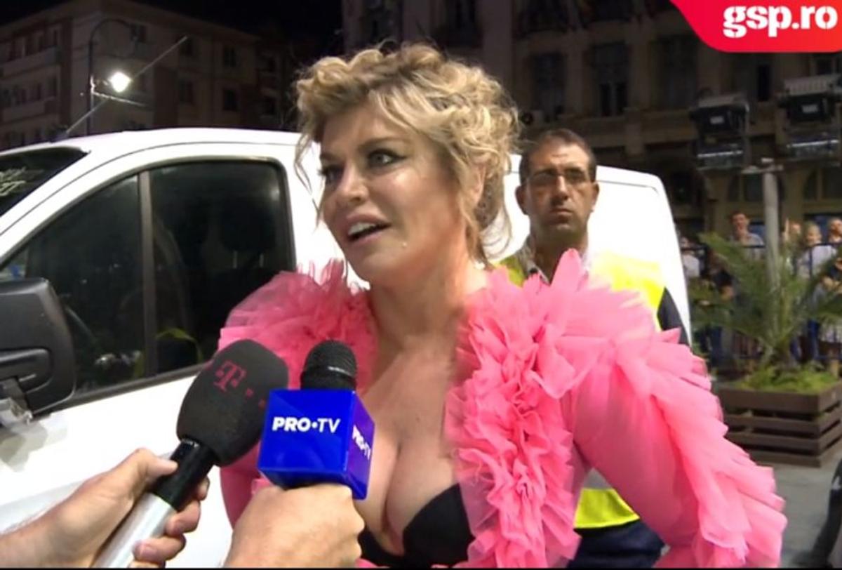 CRAIOVA - FCSB // VIDEO Loredana Groza, cel mai fierbinte suporter al Craiovei: „Hai, Piți! Sunt convinsă că vom câștiga”