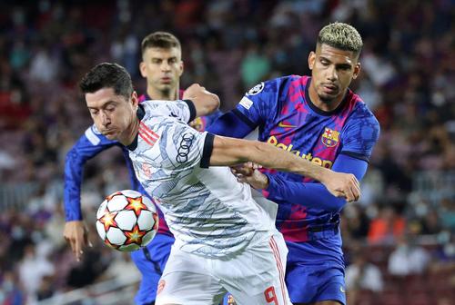 Robert Lewandowski a ironizat-o pe Barcelona. Foto: Imago
