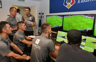 E sigur: încă un sezon fără VAR în Liga 1! Anunțul făcut după ce arbitrii au început pregătirea: „Nu există scurtături, FIFA e cu ochii pe noi”