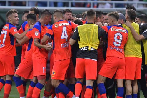 Mihai Stoica (56 de ani), managerul general de la FCSB, are mare încredere în doi tineri jucători ai roș-albaștrilor: Alexandru Musi (17 ani, mijlocaș ofensiv) și Ianis Stoica (18, atacant).