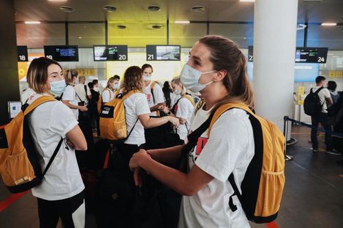 Jucătoarele de la Rostov în aeroport FOTO Rostov Don
