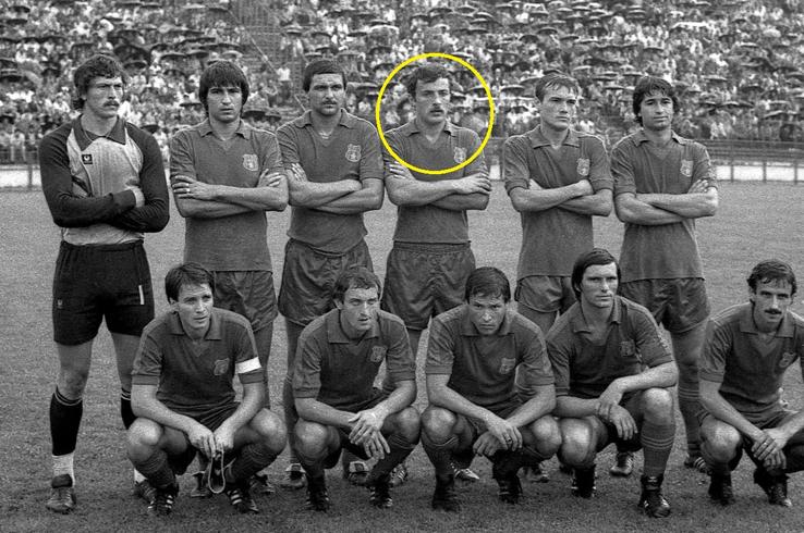 O garnitură a Stelei din '83-'84: Duckadam, Pițurcă, Fl. Marin, Tătăran (încercuit), Pușcaș, Petcu (pe rândul de sus), T. Stoica, Fodor, Ailenei, Laurențiu, Câmpeanu II (jos)
FOTO Arhiva GSP